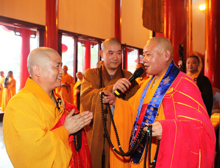 苏州皇罗禅寺举行净慧法师升座庆典 秋爽大和尚出席