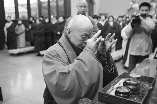 本寺唁电深切悼念净慧长老